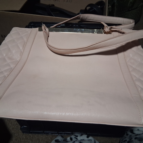 No Boundaries Light Pink Quilted Crossbody Bag - Picture 3 of 4